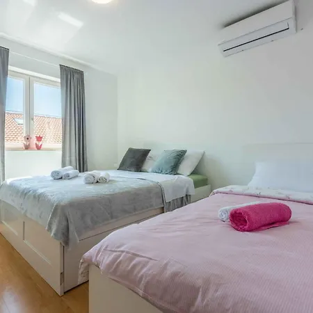 Apartment In 42955 *