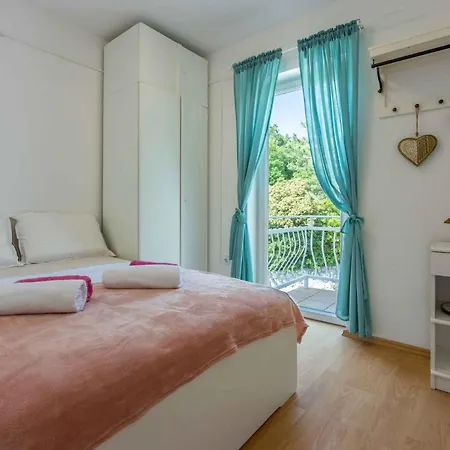 In 42955 Apartment *