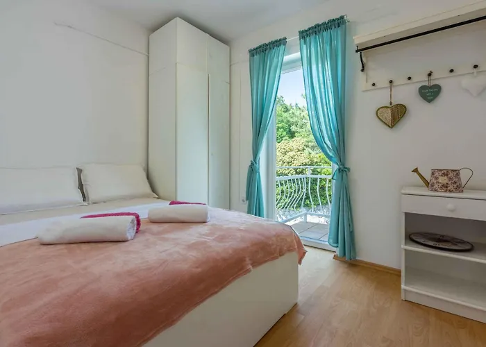 In 42955 Апартаменты *